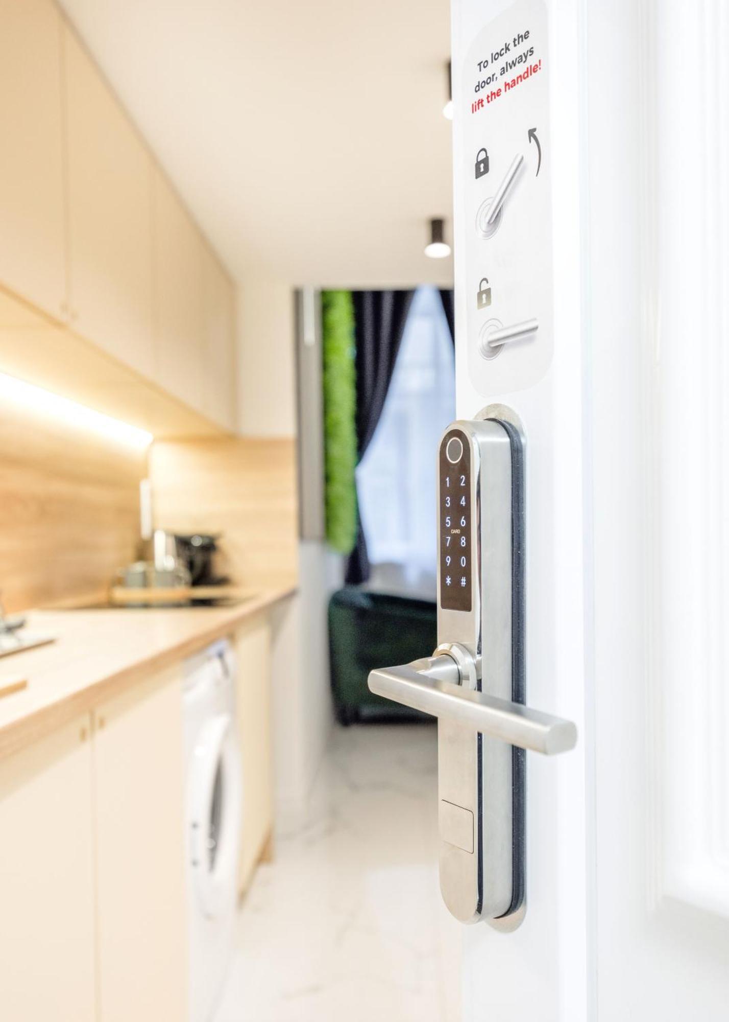 Modern Downtown Oasis Apartment บูดาเปสต์ ภายนอก รูปภาพ